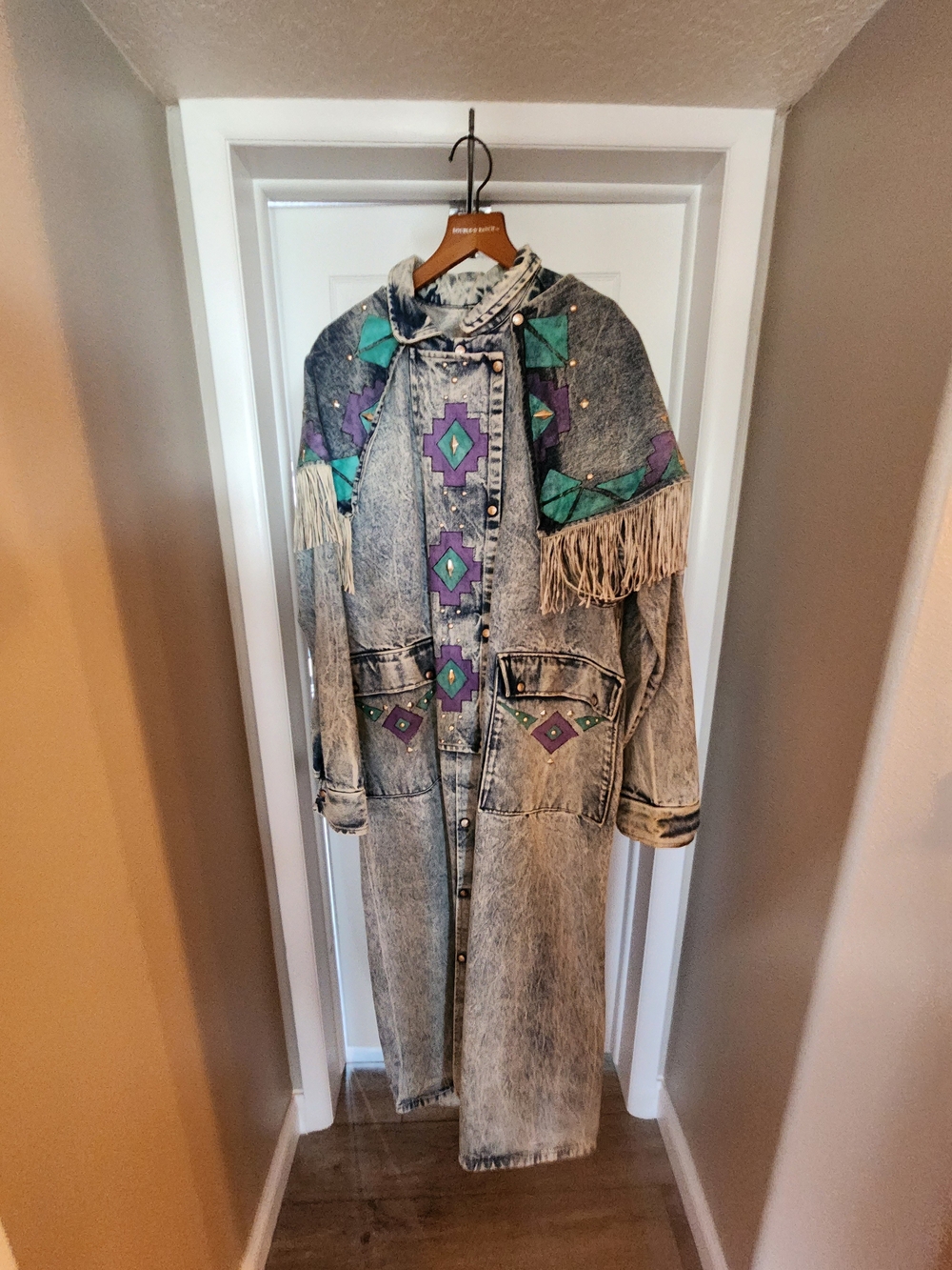 Vintage TRAIL DUSTER Denim Leather Fringe with Teal  Purple Accents 25" PTP - Picture 5 of 16
